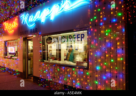 Les lumières de Noël sur un restaurant pendant le Big Bright Lights Show à Rochester au Michigan USA Banque D'Images