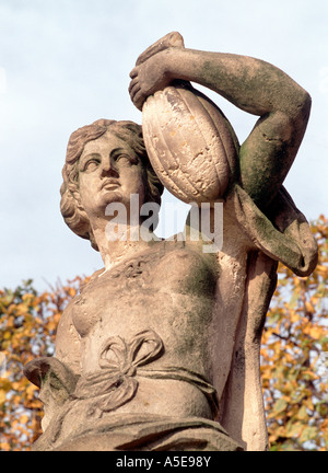 Großsedlitz bei Heidenau, Barockgarten, Figur im oberen Parterre Banque D'Images