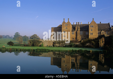 Château de Broughton Oxfordshire Le manoir d'origine de 1306 a été agrandie et fortifiée près de Banbury Cotswolds Banque D'Images