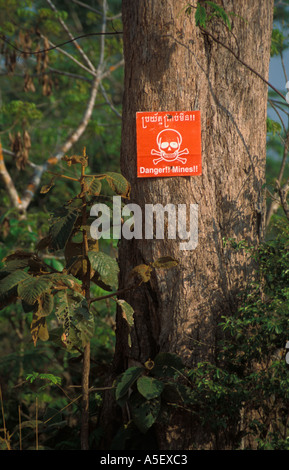 Danger Mines - Sign - Province Oddar Meanchey, au Cambodge - Asie Banque D'Images