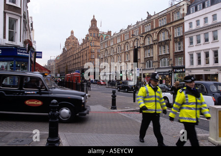 Harrods sur Knightsbridge Londres Banque D'Images