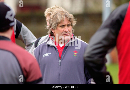 L'entraîneur de rugby professionnel Scott Johnson Banque D'Images