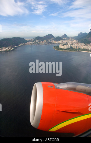 Vue de Rio de Janeiro et moteur à réaction d'un avion au Brésil Banque D'Images