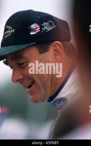 Nigel Mansell de signer des autographes dans le British Touring Car Championship Nürburgring le 31 août 1998 Banque D'Images