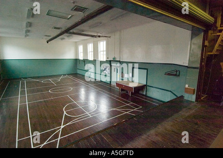 La salle de danse ont été Anthony Hopkins s'est rendu pour la première fois sur scène au YMCA à Port Talbot Banque D'Images