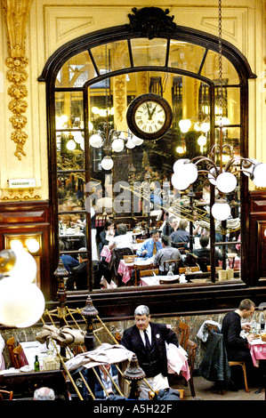 PARIS, France, brasserie française traditionnelle « Chartier » intérieure, salle à manger, vue générale, depuis le haut, reflet dans le miroir,france gastro Banque D'Images