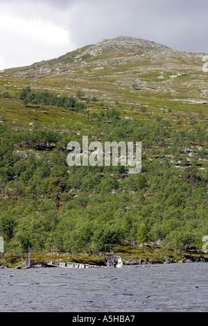 Wrecked bombe allemande avion depuis WW2 dans le lac montagnes norvégiennes Grovelsjon Banque D'Images