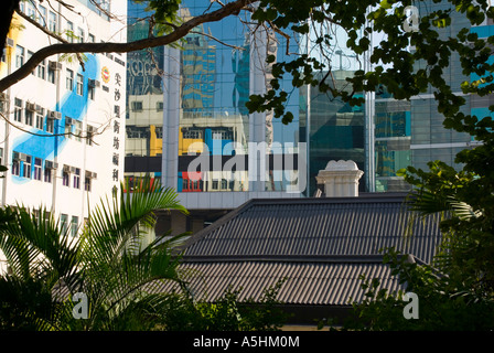 Asie Chine Hong Kong Nathan Road Kowloon église St Andrews et highrise Banque D'Images