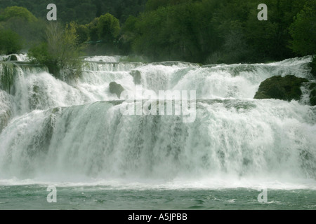 Chutes de Skradin en gros plan dans le Parc National de Krka Skradinski buk Croatie Banque D'Images