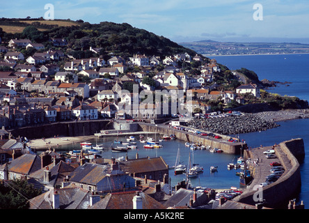 Mousehole est un village de pêcheurs près de Newlyn à Cornwall Angleterre réputé pour avoir un des plus beaux ports du Royaume-Uni Banque D'Images