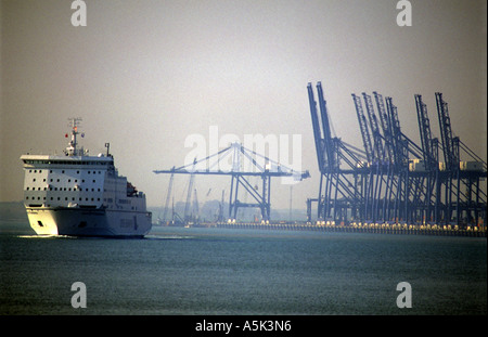 Trinity quai du port de Felixstowe dans le Suffolk, UK. Banque D'Images