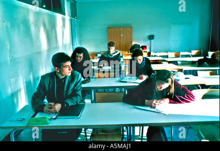 Éducation, Paris France, course de genre en groupe mixte, adolescents français en classe secondaire, élèves en groupe, examen Lycée, écoles du monde entier, Banque D'Images