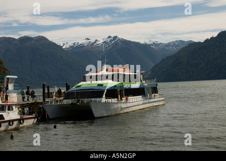 Chili Lake Country bateau pour traverser le lac de Todos Santos à Peulla Banque D'Images