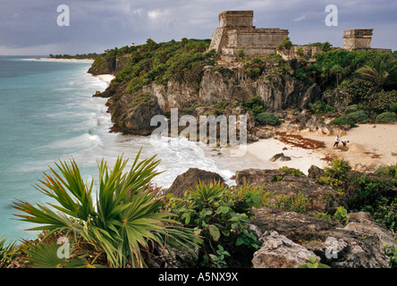 El Castillo, sur des ruines mayas de Tulum, sur la mer des Caraïbes de l'état de Quintana Roo, Yucatan, Mexique Banque D'Images