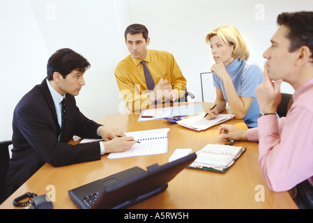 Les associés ayant réunion sérieuse Banque D'Images