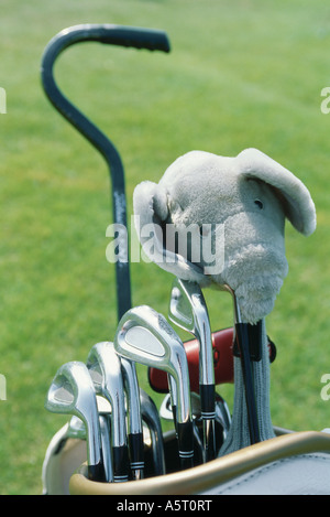 Sac de clubs de golf, l'éléphant sur putter, close-up Banque D'Images
