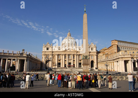 Petersplatz Petersdom Vatikan obélisque ägyptischer Italien Europa Europe Italie Italie Italia C207 Rom Rome Roma Banque D'Images