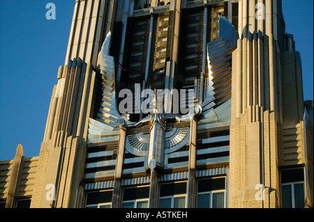 Motif Art déco en acier inoxydable sur Niagara Mohawk Building Syracuse New York Banque D'Images