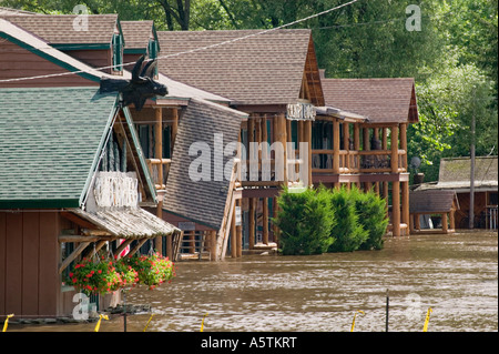 L'inondation du fleuve Susquehanna quartier commercial en juin 2006 New York Oneonta Banque D'Images