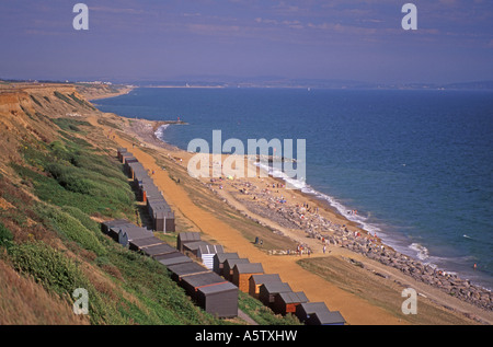 Rangées de cabanes de plage bordent la plage de Bournemouth et le front de mer. XPL 5011-468 Banque D'Images