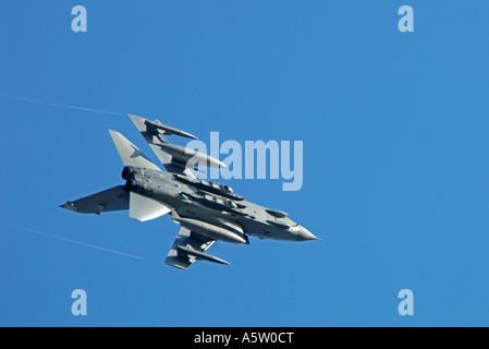 Panavia Tornado F4 Fighter sur réchauffer en vol de la Base aérienne de la RAF à Lossiemouth, Moray, Ecosse. 4937-462 XAV Banque D'Images