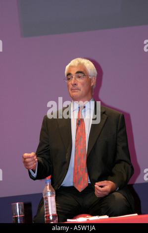 Rt.Hon.Alistair Darling MP.secrétaire d'État aux Transports.Parlant.2004 Banque D'Images