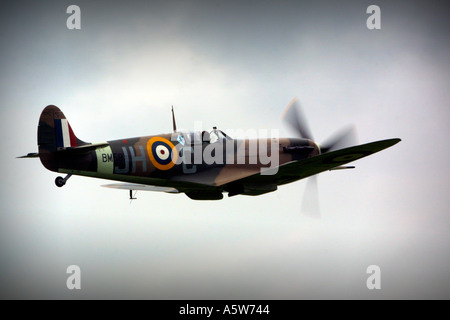 Royal Airforce Seconde Guerre mondiale chasseur Spitfire avion Vol la bataille d'Angleterre Banque D'Images