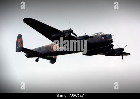 Avro Lancaster de la Royal Air Force de bombardiers lourds de la seconde guerre mondiale Battle of Britain Memorial Flight Banque D'Images