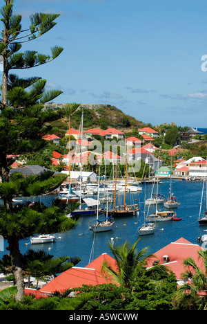 Voiliers amarrés dans Gustavia St. Banque D'Images