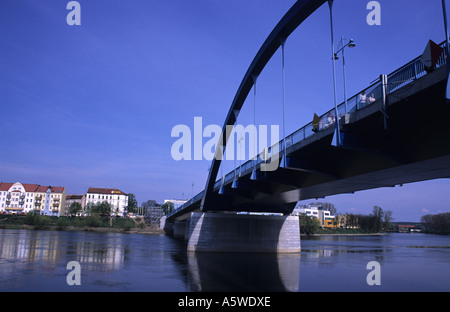 Oderbruecke pont sur l'Oder marquant frontière germano-polonaise à Francfort sur l'Oder Banque D'Images