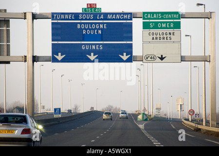 Signe autoroutier français Calais Nord Pas-de-Calais Banque D'Images