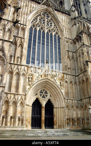 Porte de l'ouest de York Minster Angleterre Banque D'Images