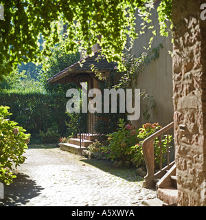 Cour intérieure de la maison de naissance de Albert Schweitzer, Kaysersberg, Alsace, France Banque D'Images