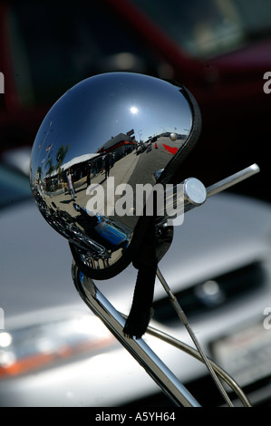 Casque de moto au guidon Banque D'Images