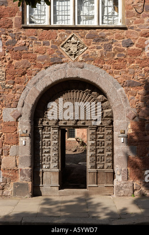 Les bâtiments en brique élisabéthain traditionnel PROCHE DE LA CATHÉDRALE EXETER Devon, Angleterre Banque D'Images