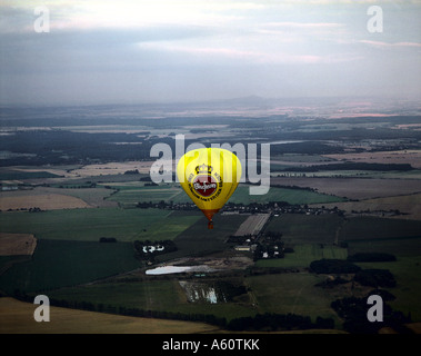 Montgolfière sur les champs, l'Allemagne, Leipzig, Saxe Banque D'Images