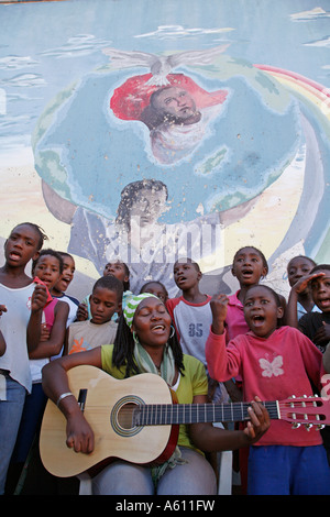 Les juges Painet1762 Namibie enfants enfants de nombreux orphelins du sida séropositif bernard nordkamp youth Centre Katatura noir Banque D'Images