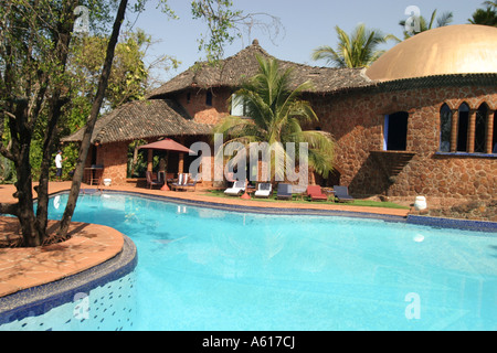 Piscine extraordinaire dans le concepteur de l'Ermitage Nilaya Boutique Hotel à Goa en Inde Banque D'Images