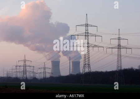 Station d'alimentation avec puissance kérogène, lignes, Grafenrheinfeld Unterfranken, Bavière, Allemagne Banque D'Images