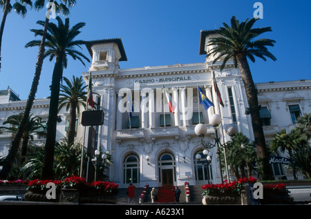 Low angle view of casino, San Remo, ligurie, italie Banque D'Images