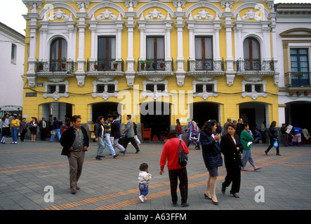 Ecuadorans, peuple équatorien, Calle Chile, Quito, Pichincha Province, l'Équateur, en Amérique du Sud Banque D'Images