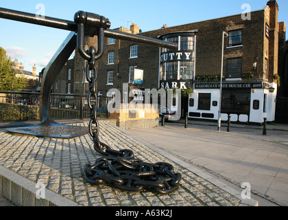 L'ancre et à l'extérieur de la fonction de la chaîne d'hôtellerie de Cutty Sark dans Greenwich London Banque D'Images