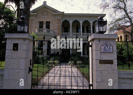 Accueil victorien italianisant vers 1884 dans le quartier historique de King William San Antonio Texas Banque D'Images