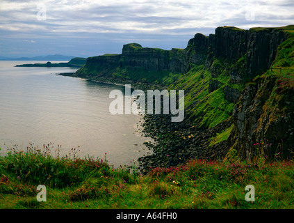 Vue sud de la Kilt rock point de vue sur l'île de Skye Banque D'Images