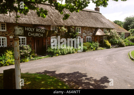 UK Angleterre Dorset Coombe Keynes village chaumière à road junction Banque D'Images