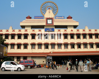 La gare de Varanasi Inde Banque D'Images