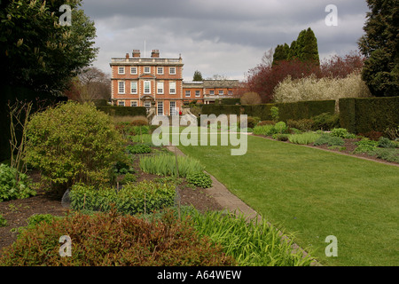 UK Yorkshire Ripon Newby Hall par des frontières herbacées Banque D'Images