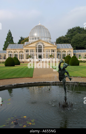 La grande Consevatory dans les jardins de Syon Park dans l'ouest de Londres Banque D'Images