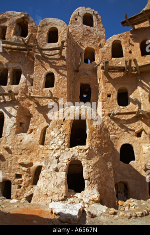 L'année 700 vieux grenier Qasr à Kabaw dans le Djebel Nafusa Libye Banque D'Images