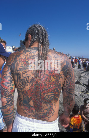 L'homme aux tatouages U S Open concours de châteaux de Imperial Beach CA Banque D'Images